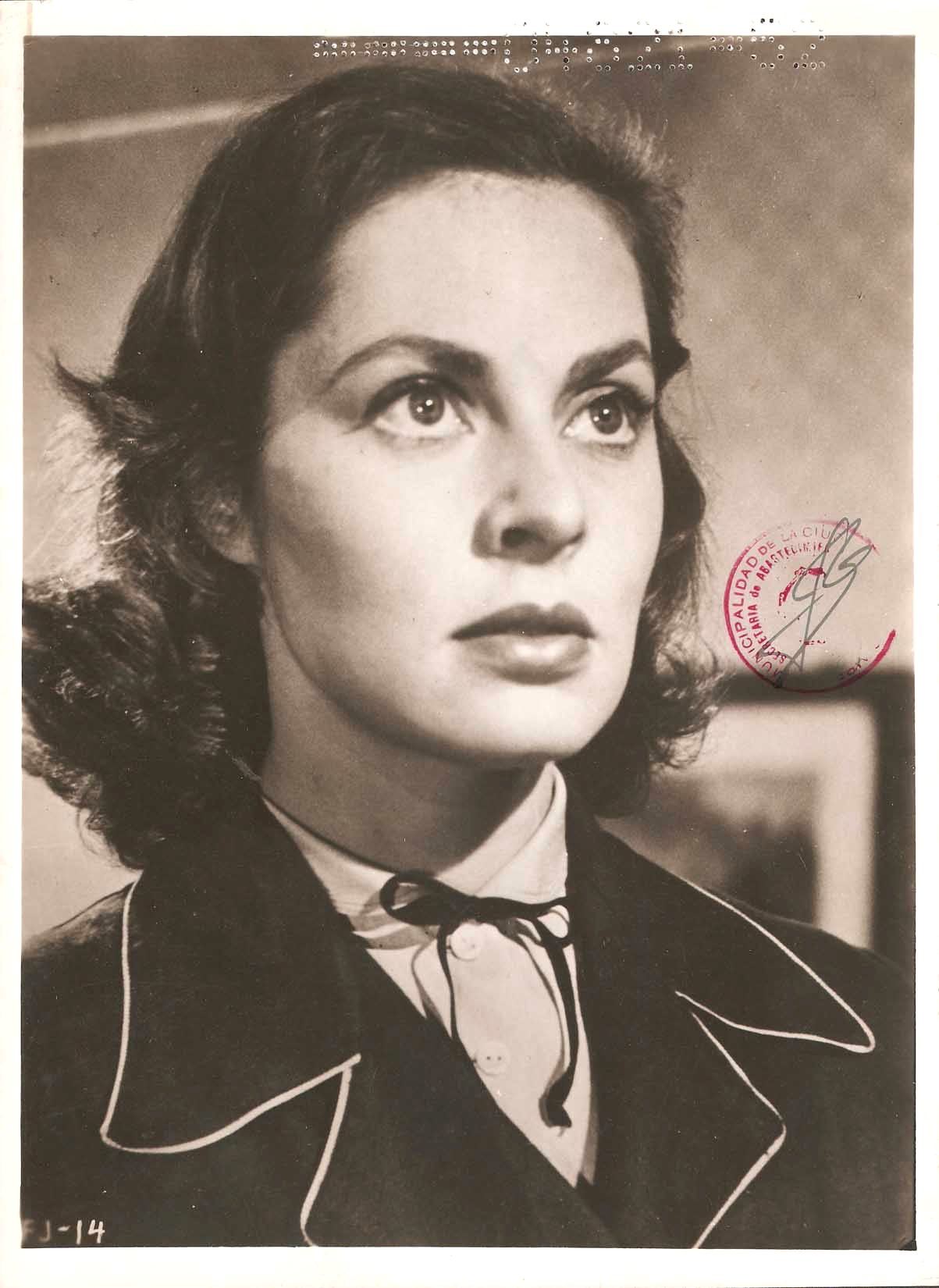 VIVECA LINDFORS in 